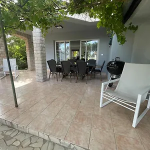 Haus Enna A Lage Meerblick Terrasse Grill Eg , Medulin Kroatien